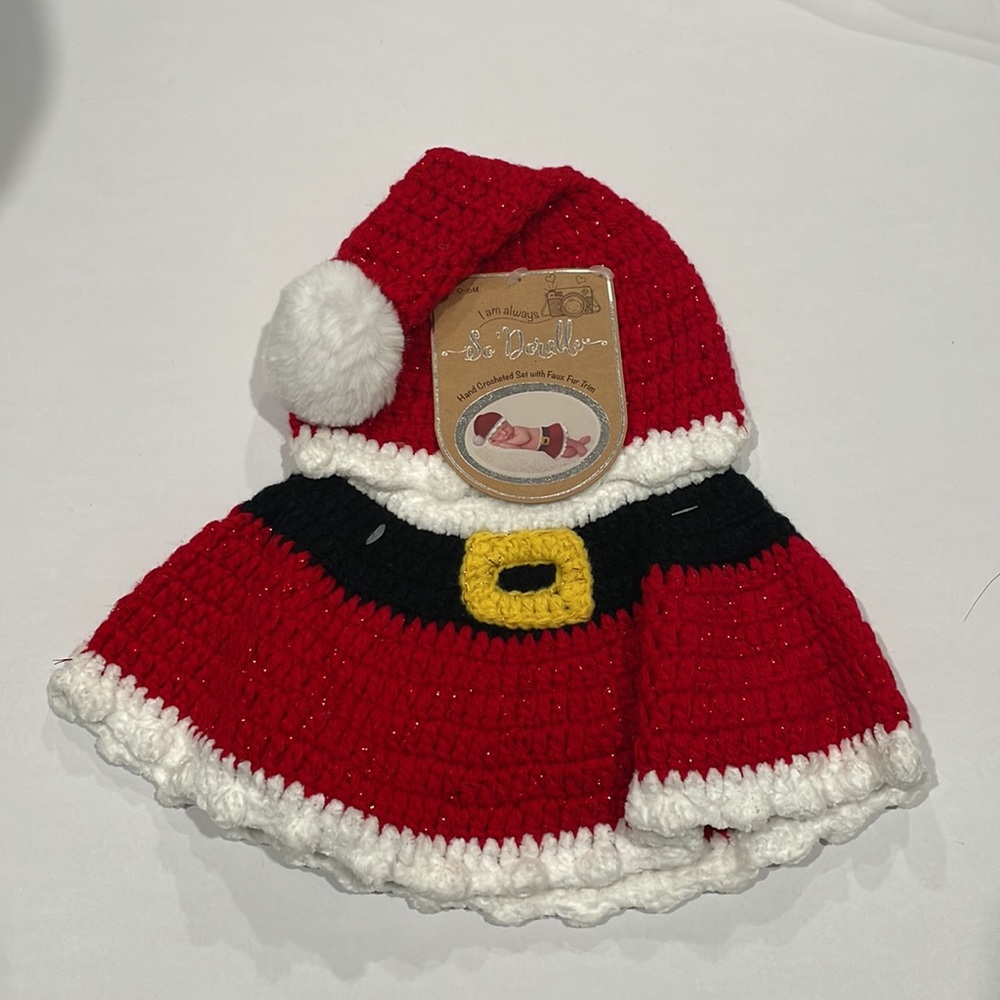 NWT newborn Baby girl Santa outfit with sparkle detail Size 0-6 mon.